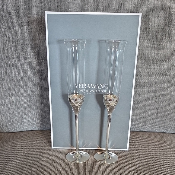 Vera Wang Wedgwood Love Knots Champagne Toasting Flute Pair, New In Box, 5oz. - Picture 2 of 15